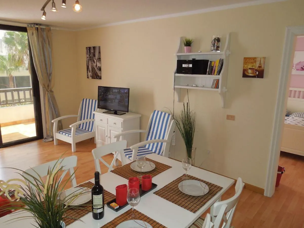 Apartment Vistasol, Beach Front With Heated Pool In Parque Santiago 2, Wifi Playa de las Americas  Playa de las Americas (Tenerife)