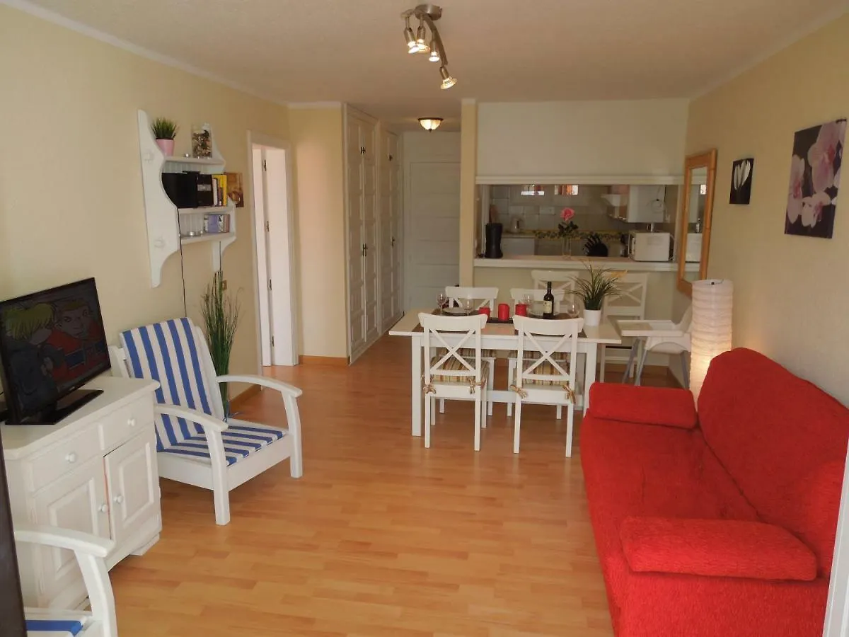 Apartment Vistasol, Beach Front With Heated Pool In Parque Santiago 2, Wifi Playa de las Américas España